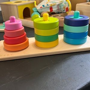 LOVEVERY Twist & Pivot Puzzle Montessori Learning Toy